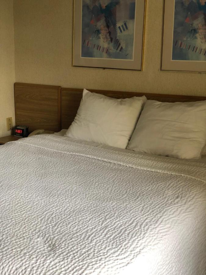 Airport Pittsburgh Airport Hotel